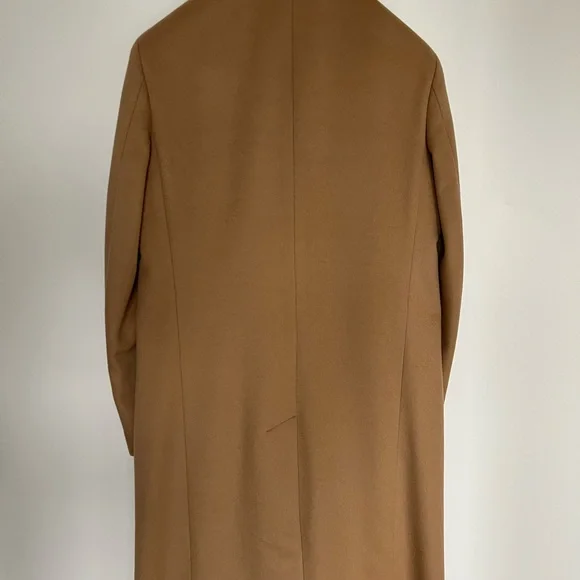 Burberry Beige/Tan Trench Coat Label Detail - Picture 3 of 16